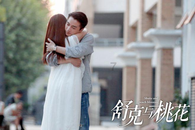 传记片《迈克尔》曝黑白片场照 MJ练舞神似复活
