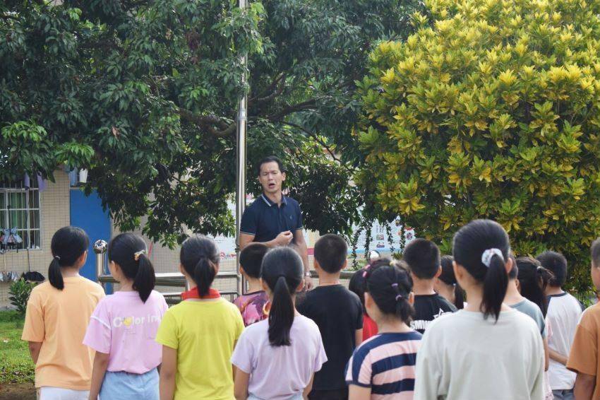 僵尸女友爱爬树